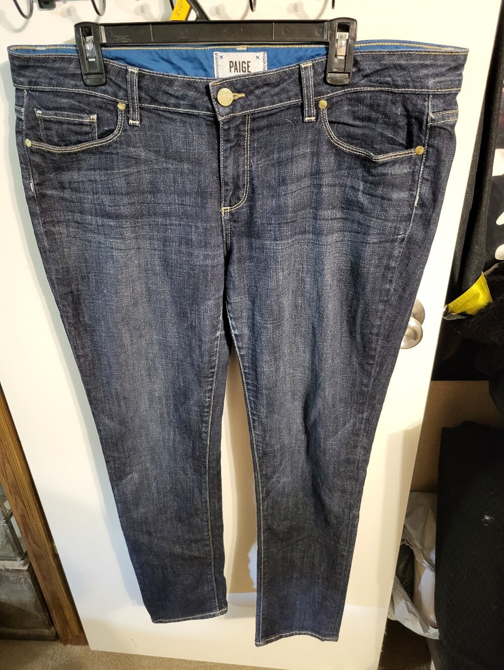 PAIGE WOMANS SKINNY JEANS SZ 32